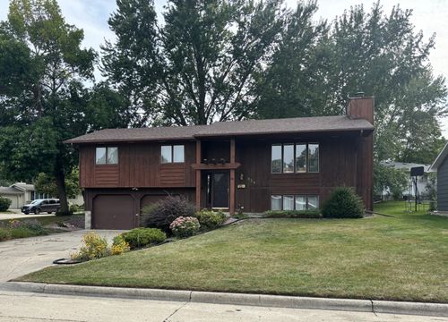 954 Liberty Ln, Fairmont, MN, 56031-2239 | Card Image