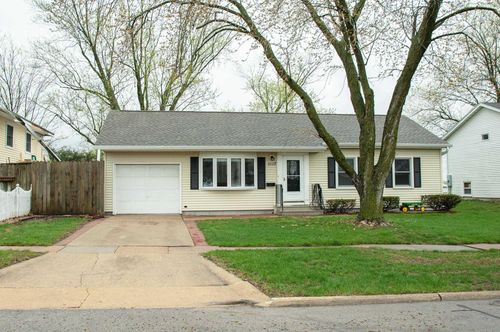 1117 E Seerley Blvd, Cedar Falls, IA, 50613-5207 | Card Image