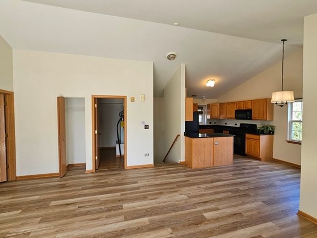 UNIT-204 - 2212 Waterleaf Ct, Condo with 2 bedrooms, 2 bathrooms and 1 parking in Naperville IL | Image 5
