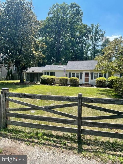 2718 Pioneer Ln, FALLS CHURCH, VA, 22043-3411 | Card Image