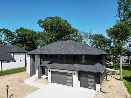 9511 Fescue Dr, Saint John, IN, 46373-0666 | Card Image