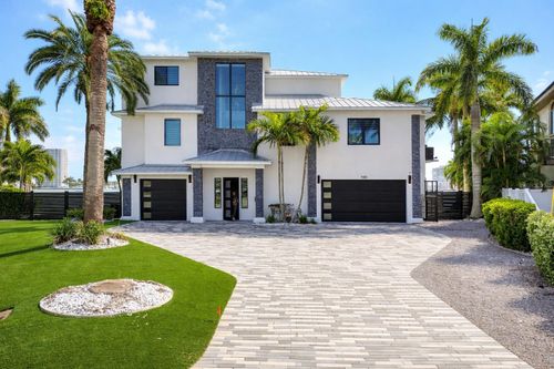 7801 9th Ave S, St Petersburg, FL, 33707-2730 | Card Image