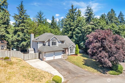 2052 Ne Marina Vista Ct, Poulsbo, WA, 98370-7904 | Card Image