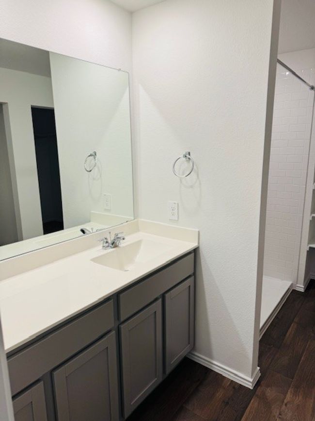 409 Sandringham Loop, House other with 3 bedrooms, 2 bathrooms and 2 parking in Uhland TX | Image 8