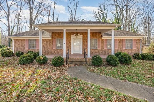 1415 Brookwood Dr, Reidsville, NC, 27320-5203 | Card Image