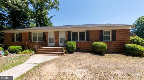 216 W Broaddus Ave, BOWLING GREEN, VA, 22427-9406 | Card Image