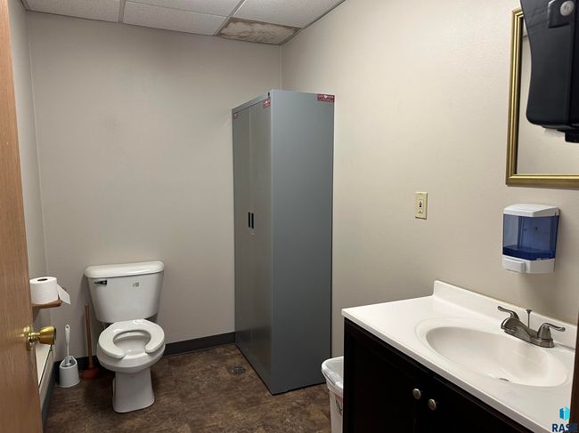 911 Sixth St, Home with 0 bedrooms, 2 bathrooms and null parking in Freeman SD | Image 41