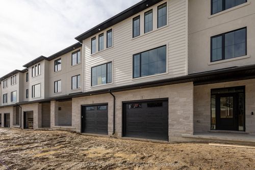 4-233 Upper Queen St, Thames Centre, ON, N0M2P0 | Card Image