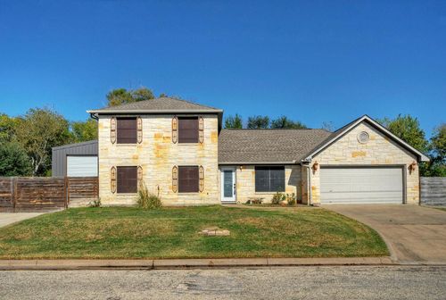1265 E Independence St, Giddings, TX, 78942-2174 | Card Image