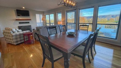 unit-405-290 Sailors Cove Dr, Moneta, VA, 24121-4307 | Card Image