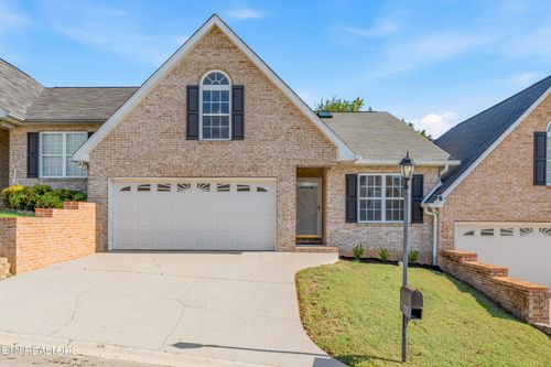 220 El Grande Ln, Lenoir City, TN, 37771-6814 | Card Image