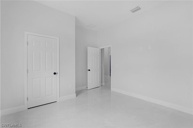 View of spare room | Image 20