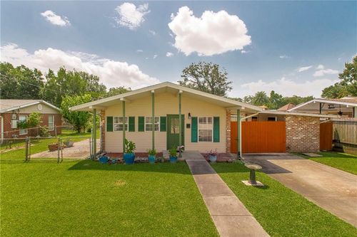 231 Douglas Dr, River Ridge, LA, 70123-2605 | Card Image