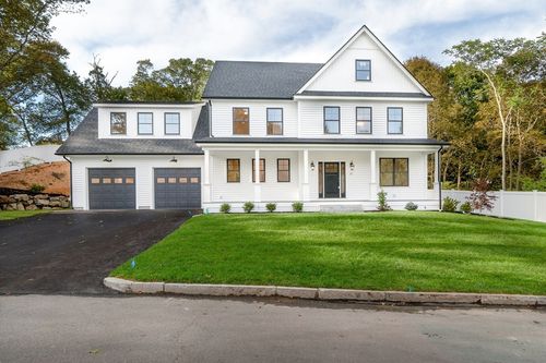 32 Garden Rd, Stoneham, MA, 02180-3404 | Card Image