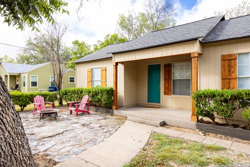 311 Surber St, Kerrville, TX, 78028-5136 | Card Image