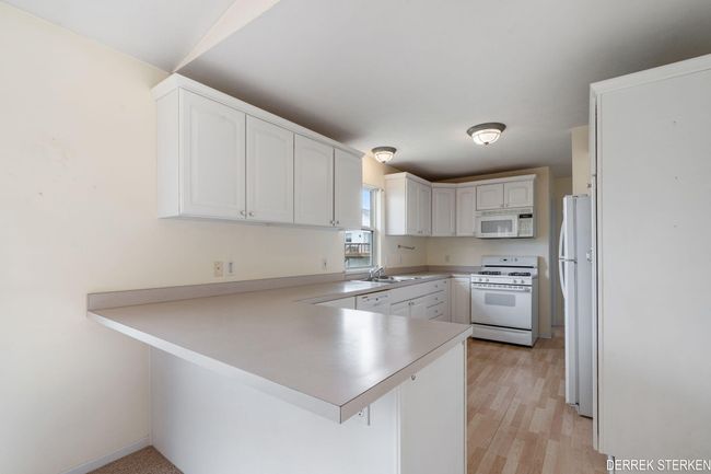 9415 Southwind Dr, House other with 3 bedrooms, 2 bathrooms and null parking in Zeeland MI | Image 9