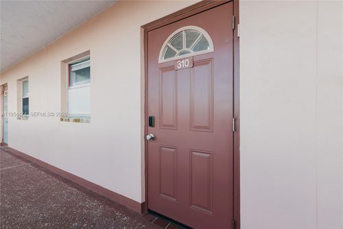 310-9441 Sunrise Lakes Blvd, Sunrise, FL, 33322-1279 | Card Image
