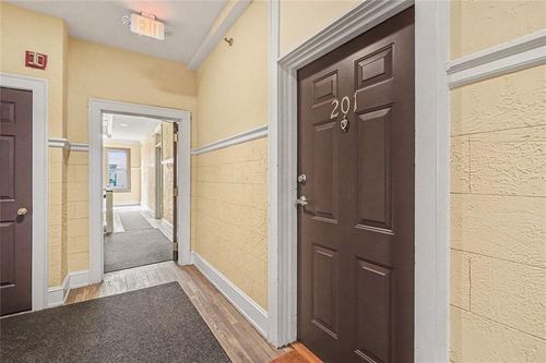 201-2855 Peachtree Rd Ne, Atlanta, GA, 30305-3179 | Card Image