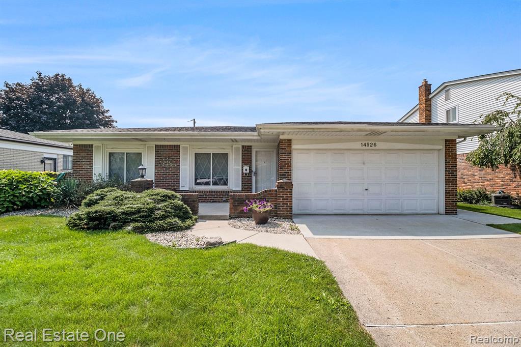 Carmel Dr, Sterling Heights, MI 48312