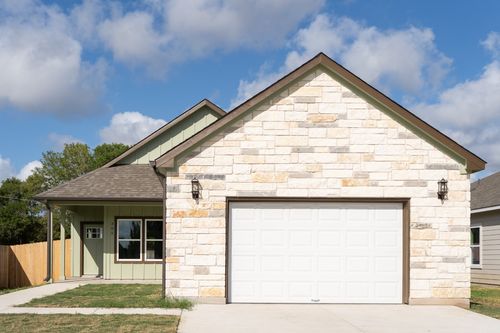 305 String Prairie Way, Smithville, TX, 78957-2632 | Card Image