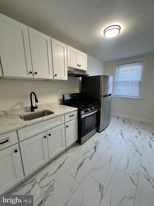 1-2016 Carver St, PHILADELPHIA, PA, 19124-1518 | Card Image