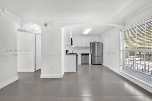 apt-26-3245 Virginia St, Miami, FL, 33133-5244 | Card Image