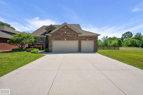 39636 Cannon Dr, Harrison Township, MI, 48045-1567 | Card Image