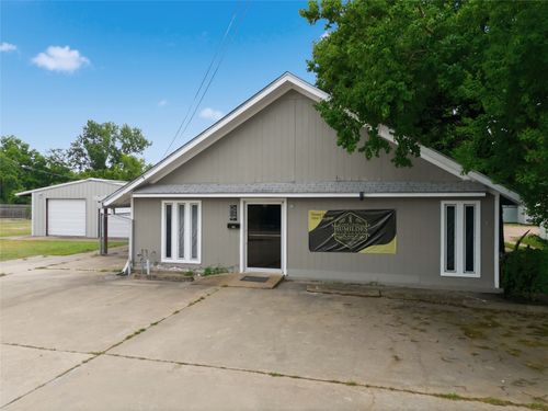406 Live Oak St, Marlin, TX, 76661-2366 | Card Image