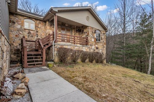 31 Byron Ln, Crossville, TN, 38558-2698 | Card Image