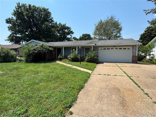 409 Marie Ln, Manchester, MO, 63011-3904 | Card Image