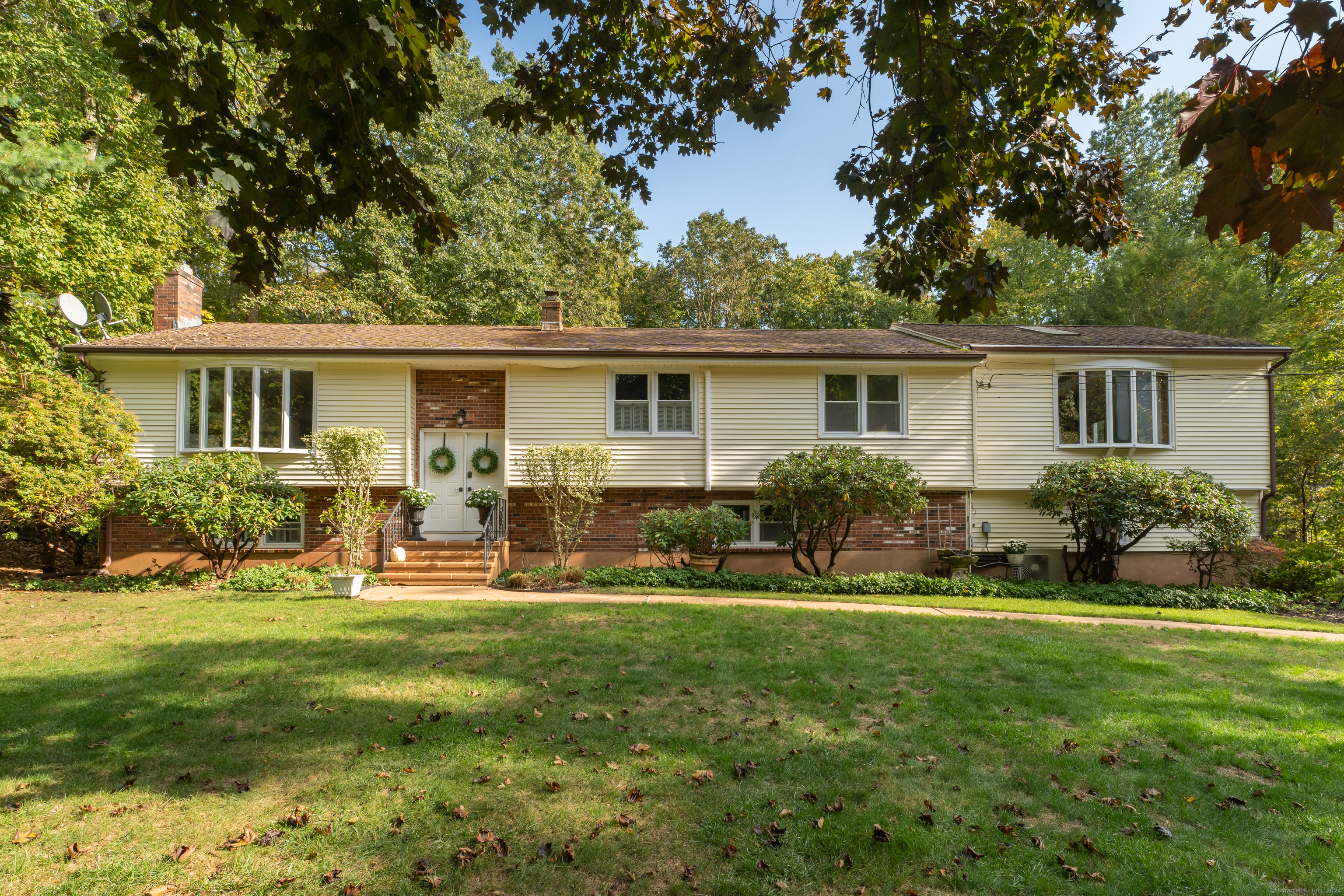 Round Hill Rd, Guilford, CT 06437