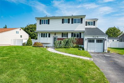 21 Clifford Boulevard, House other with 6 bedrooms, 3 bathrooms and null parking in Hauppauge NY | Image 3