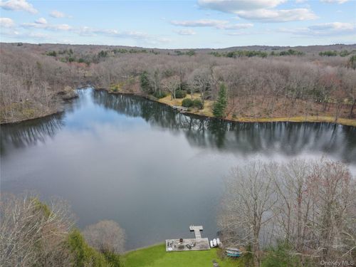 19 Millertown Rd, Bedford, NY, 10506-1304 | Card Image