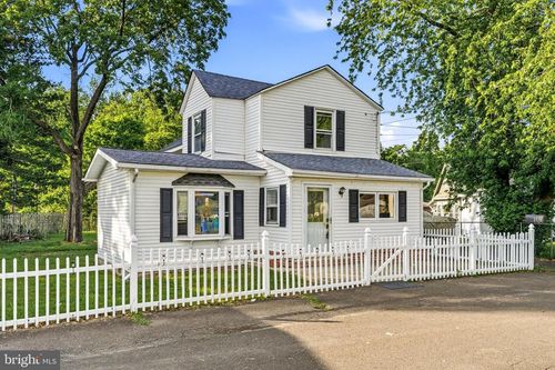 1938 Parkview Ave, BRISTOL, PA, 19007-6718 | Card Image