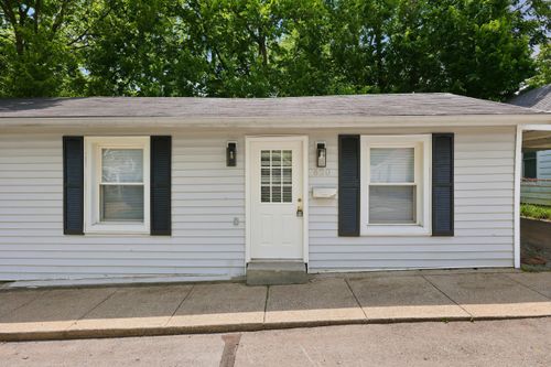 620 Locust St, Georgetown, KY, 40324-1940 | Card Image