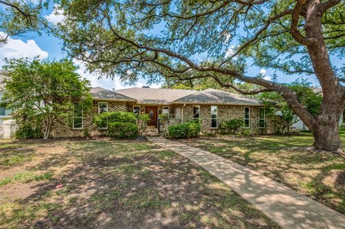 9239 Seagrove Dr, Dallas, TX, 75243-7227 | Card Image