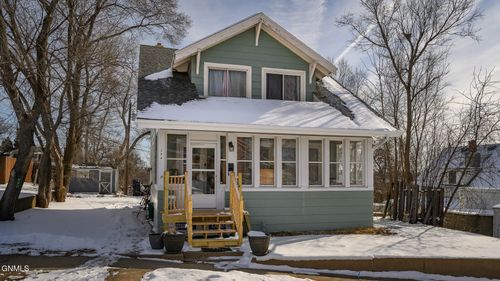 204 8th Avenue Nw, Mandan, ND, 58554 | Card Image