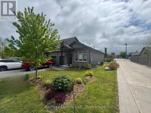 28 Curtis St, Picton, ON, K0K2T0 | Card Image