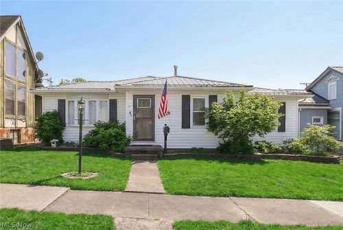 297 W South St, Jackson, OH, 45640-1535 | Card Image