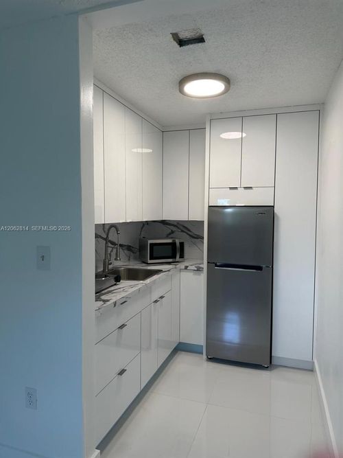 0-10935 Sw 56th St, Miami, FL, 33165-6918 | Card Image