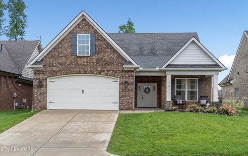 1612 Sugarfield Ln, Knoxville, TN, 37932-2177 | Card Image