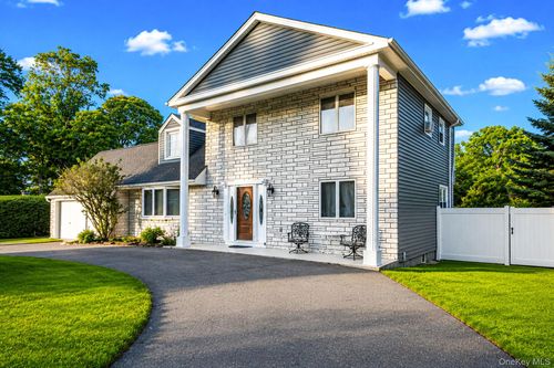 65 Avenue D, Farmingville, NY, 11738-1058 | Card Image