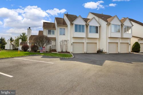 8 Russell Ct, Montville, NJ, 07045-9142 | Card Image