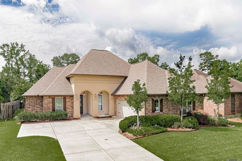 8114 Superior Dr, Denham Springs, LA, 70726-6284 | Card Image