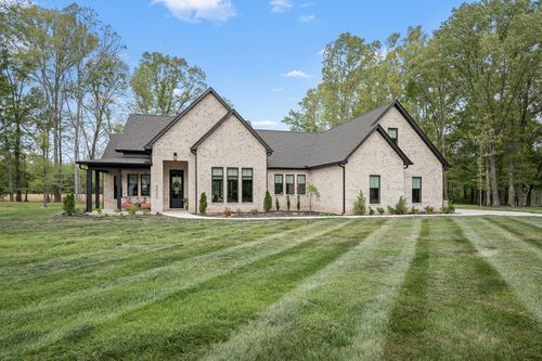 2022 Country Club Dr, Tullahoma, TN, 37388-4819 | Card Image