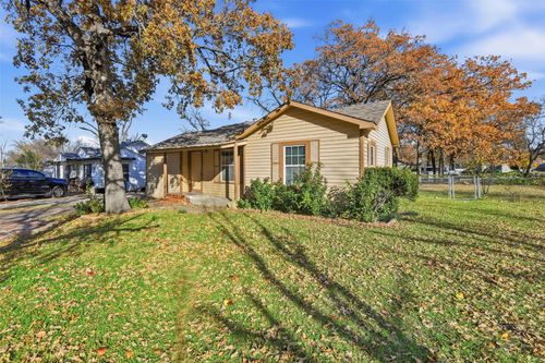 3100 Eastridge Dr, Haltom City, TX, 76117-3803 | Card Image