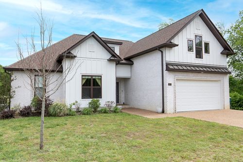 405 Hunter Bryce Ln, Lebanon, TN, 37087-2177 | Card Image
