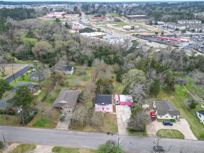 1406 Avenue Q, House other with 3 bedrooms, 3 bathrooms and 2 parking in Huntsville TX | Image 5
