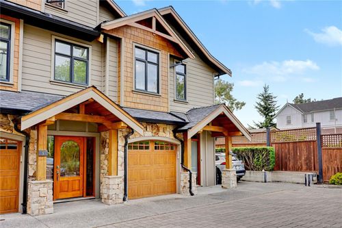 4-2622 Shelbourne St, Victoria, BC, V8R4L9 | Card Image