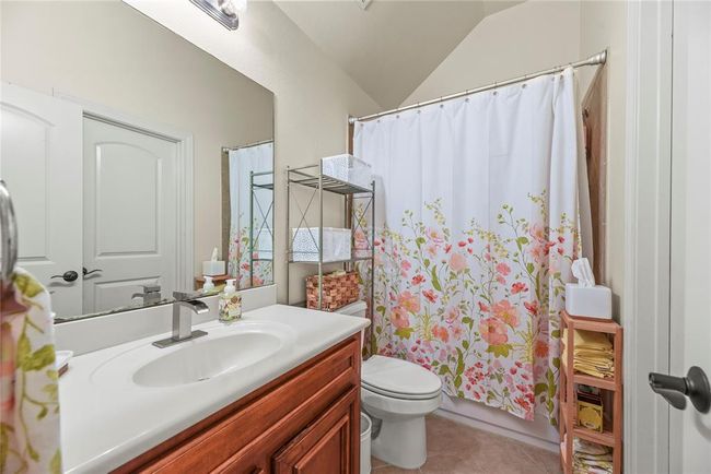 Upstairs bathroom with shower/tub combination. | Image 36